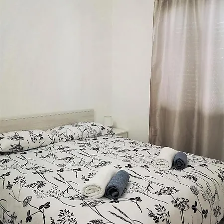 Maximilian #2 Apartment *